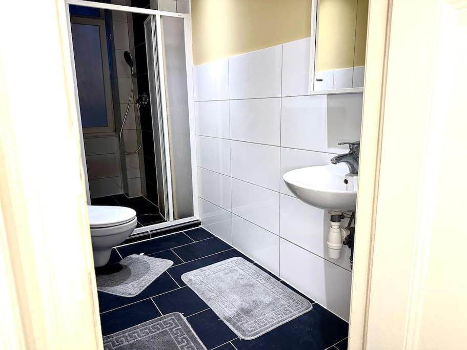 Schoenes Grosses Apartment Im Zentrum Berlins Berlim Exterior foto